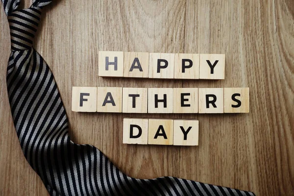 Mutlu Babalar Günü Alfabesi Harfleri Tahta Arka Planda Kravat — Stok fotoğraf