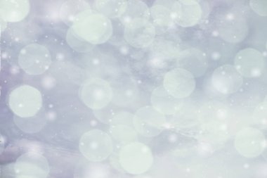 Bulanık arkaplan gökyüzü beyaz parlak parlak ışıklar bulanık