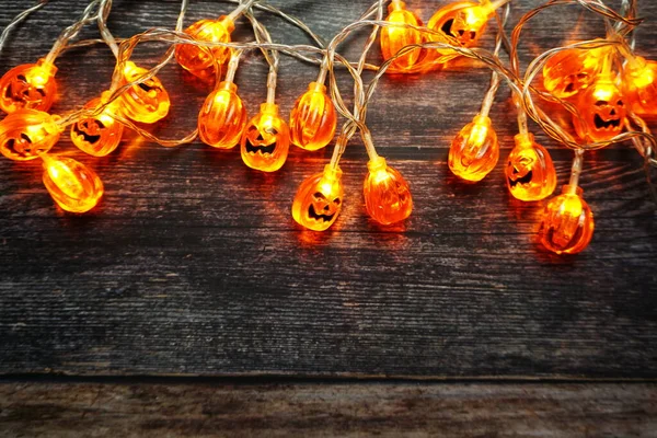 Halloween Holiday Bakgrund Med Led Pumpa Dekoration Trä Bakgrund — Stockfoto
