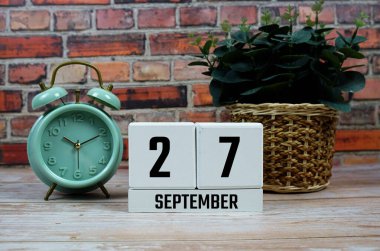 Tahta Takvim 27 Eylül 'ü gösteriyor. 27 Eylül 'de