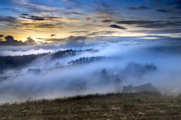 Волшебное Изображение Затуманенной Долины Ранним Утром Городе Лат Вьетнам — стоковое фото