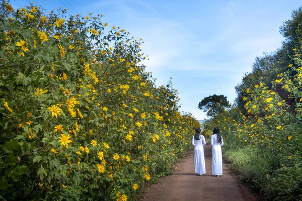 Lat Town Lam Dong Province Vietnam November 2018 Two Young — Stock Photo, Image