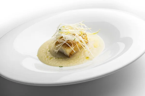 Plat Poisson Isolé Morue Rôtie Avec Purée Céleri Vérone — Photo