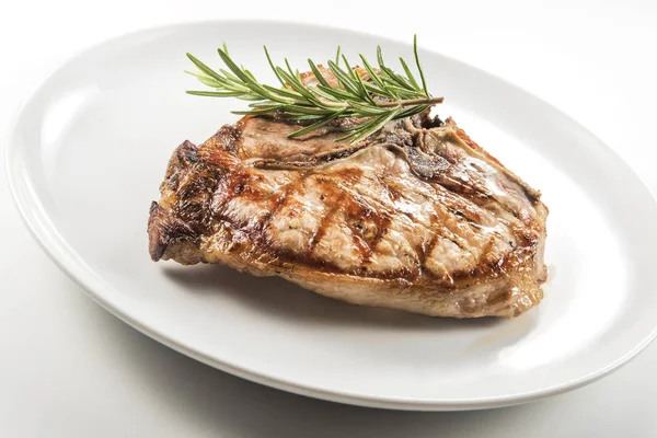 Grillad t-bone chop av fläsk — Stockfoto