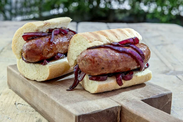 Panini Con Salsiccia Cipolle Caramellate Tagliere — Foto Stock