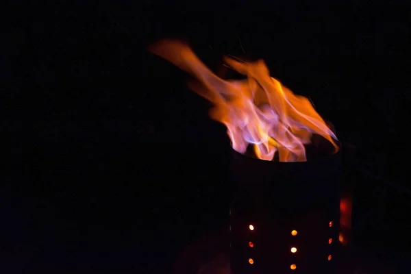 Charbon Actif Avec Flammes Dans Une Cheminée Pour Barbecue Dans — Photo