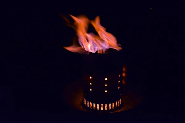 Charbon Actif Avec Flammes Dans Une Cheminée Pour Barbecue Dans — Photo