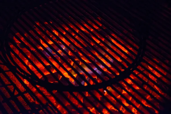 Dettaglio Delle Braci Incandescenti Nel Barbecue — Foto Stock