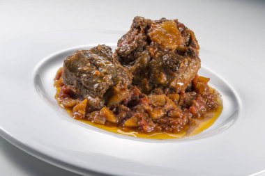 Öküz kuyruğu buharda vaccinara bir kısmı ile izole çanak 