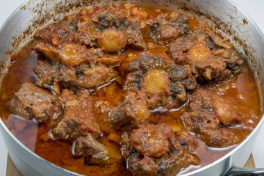 Oksikuyruk ile izole Pan aşinara haşlanmış