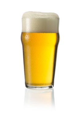 Köpük ile sarışın bira Cam