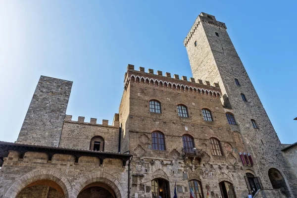 San Gimignano Siena Toscaans stadhuis en grote toren — Stockfoto