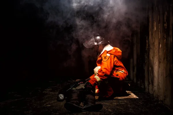 Treinamento Bombeiros Funcionários Treinamento Anual Combate Incêndios Bombeiro Resgatou Pessoas Fotografia De Stock