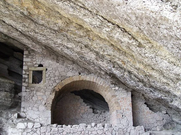 查理亚平的石窟在新世界 克里米亚 洞穴计数沃龙佐夫 适合贮存起泡葡萄酒 — 图库照片