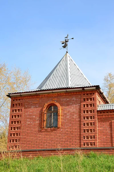 생각된 풍향과 수도원의 Togliatti에 거룩한 수도원에 — 스톡 사진