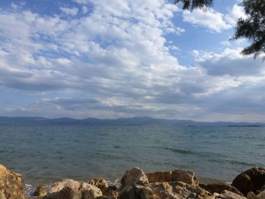 Ege Denizi kıyılarında (Euboea adasından görünüm)