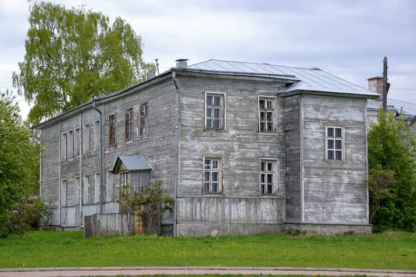 Två Våningar Hus Med Träplankor Petrozavodsk — Stockfoto