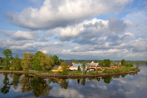 Une Petite Colonie Sur Les Rives Sinueuses Rivière Svir Nord — Photo