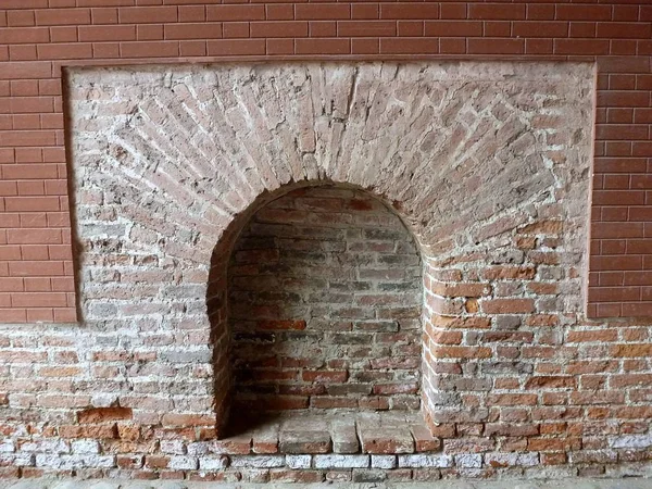 Vergelijking Van Oude Metselwerk Moderne Verwerking Van Boog Tunnel Van — Stockfoto