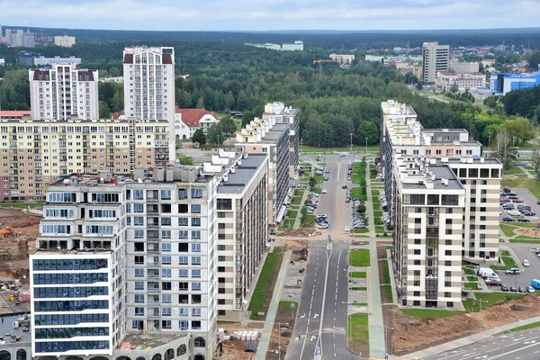 Nowoczesne Nowe Budynki Obrzeżach Mińska — Zdjęcie stockowe