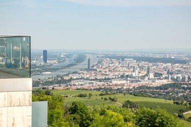 Viyana, Avusturya, başkenti Kahlenberg bir dağ şehrin kuzeyinde görüldü
