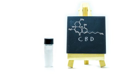 CBD Canabidiol kristalleri, Mia Mole ile cam konteyner izole