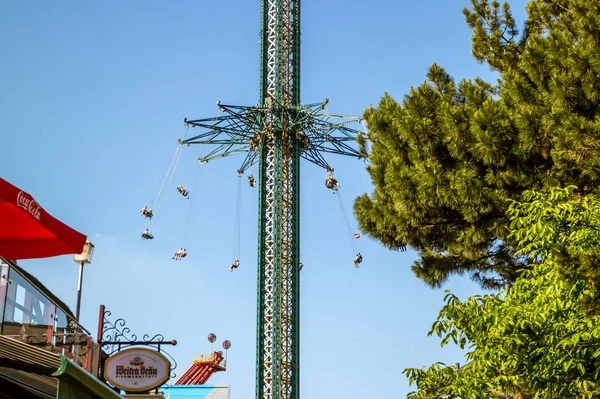 Parque de diversões em vienna — Fotografia de Stock