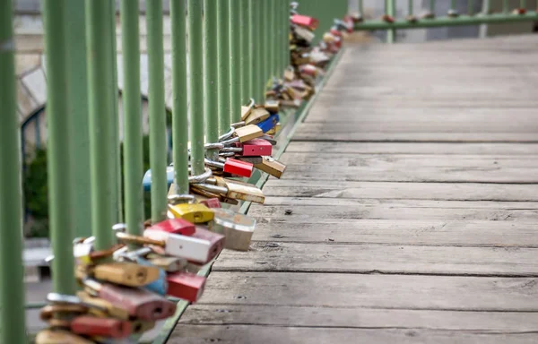 Cadeados amor na ponte — Fotografia de Stock