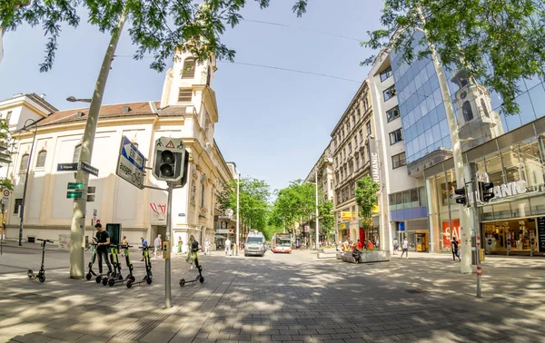 Vienna Austria June.12 2019: Mariahilferstrasse - largest and one of most popular Shopping Streets — Stock Photo, Image