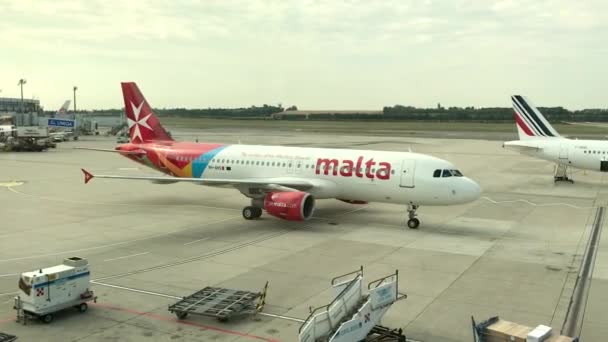 Vienne Autriche Juillet 2019 Stationnement Airbus A320 Air Malta Après — Video