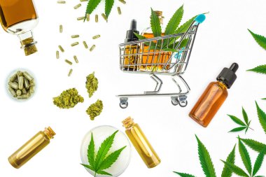 Çeşitli Kenevir ürünleri, Cbd Thc yağlar, haplar, macun, jel losyon çiçek tomurcukları ve beyaz izole alışveriş arabası