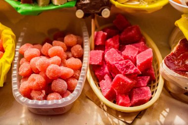 Ekvador 'daki Corpus Christi kutlamasında geleneksel şekerler