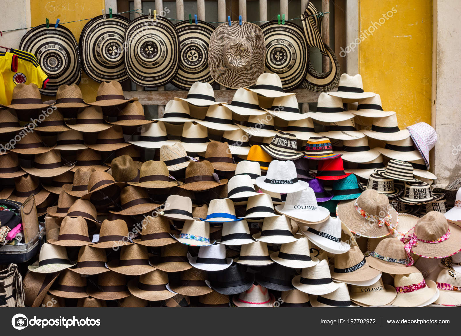 Cartegena Colombia Dec 2015 Hats Stacked Side Road Sell – Stock