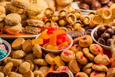 Ekvador 'daki Corpus Christi kutlamasında geleneksel şekerler