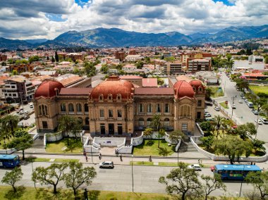 Benigno Malo Yüksek Okulu, Cuenca, Ekvator, 20 Ekim 2017 - yüksek okul 1869 yılında inşa edilmiştir ve hala etkin bir okul bugün tarihi Benigno Malo.