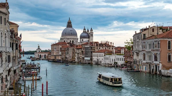 Venice Italy May 2017 Boats Ply Trade Grand Canal Shortly — Stock Photo, Image