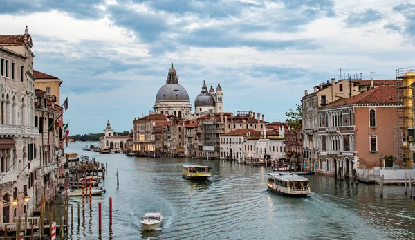 Venice Italy May 2017 Boats Ply Trade Grand Canal Shortly — Stock Photo, Image