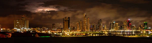 Panama Stad Panama Dec 2017 Verlicht Nachts Met Een Storm — Stockfoto