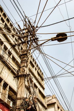 Yeni Delhi, Hindistan, 19 Şubat 2018 - ek yükü kabloları bir fare labirent oluşturma