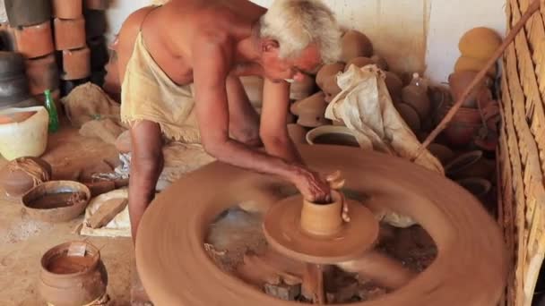 Madurai India 20180310 Man Gebruikt Volledig Handmatige Potter Wheel Begint — Stockvideo