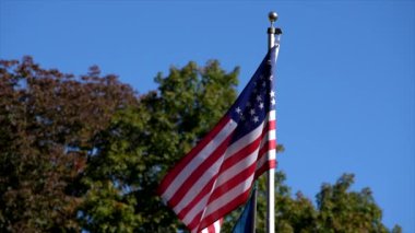 Yavaş hareket - Amerikan İç Savaşı bayrak sarkmalarının yumuşak esinti