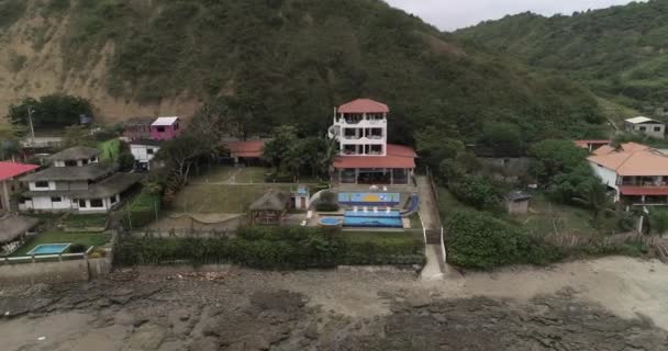 La Entrada, Ekvador - 20180914 - dron anteni - plaj köyden Pan. — Stok video