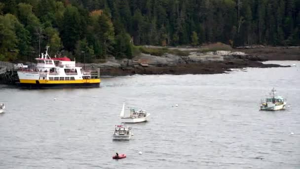 Pulau Chebeague, Maine - 20181006 - Waktu - Feri Lapse Tiba dan Berangkat Dari Dermaga . — Stok Video