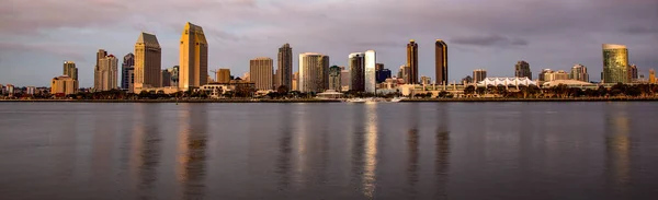 Avond valt op San Diego — Stockfoto