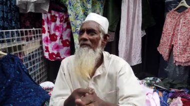 Colombo, Sri Lanka - 2019-03-21 - Uzun Beyaz Sakallı Adam Görüşmeleri