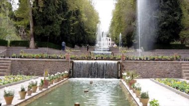 Kerman, İran - 2019-04-06 - Şehzade Bahçesi Şelaleleri ve Çeşmeleri 