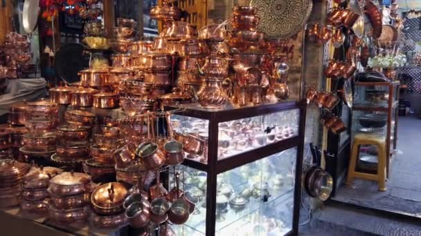 Isfahan, Iran - 2019-04-12 - Vendor Has Huge Inventory of Copper Items — Stock Video