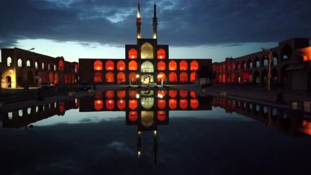 Moschea di Amir Chakhmak a Yazd, Iran di notte — Video Stock