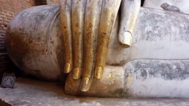 Dikey Tava Yukarı Büyük Buda Heykeli
