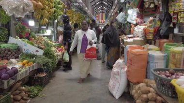 Nuware, Sri Lanka - 2019-03-27 - Yerel Pazarın Ana Ada Trafiği